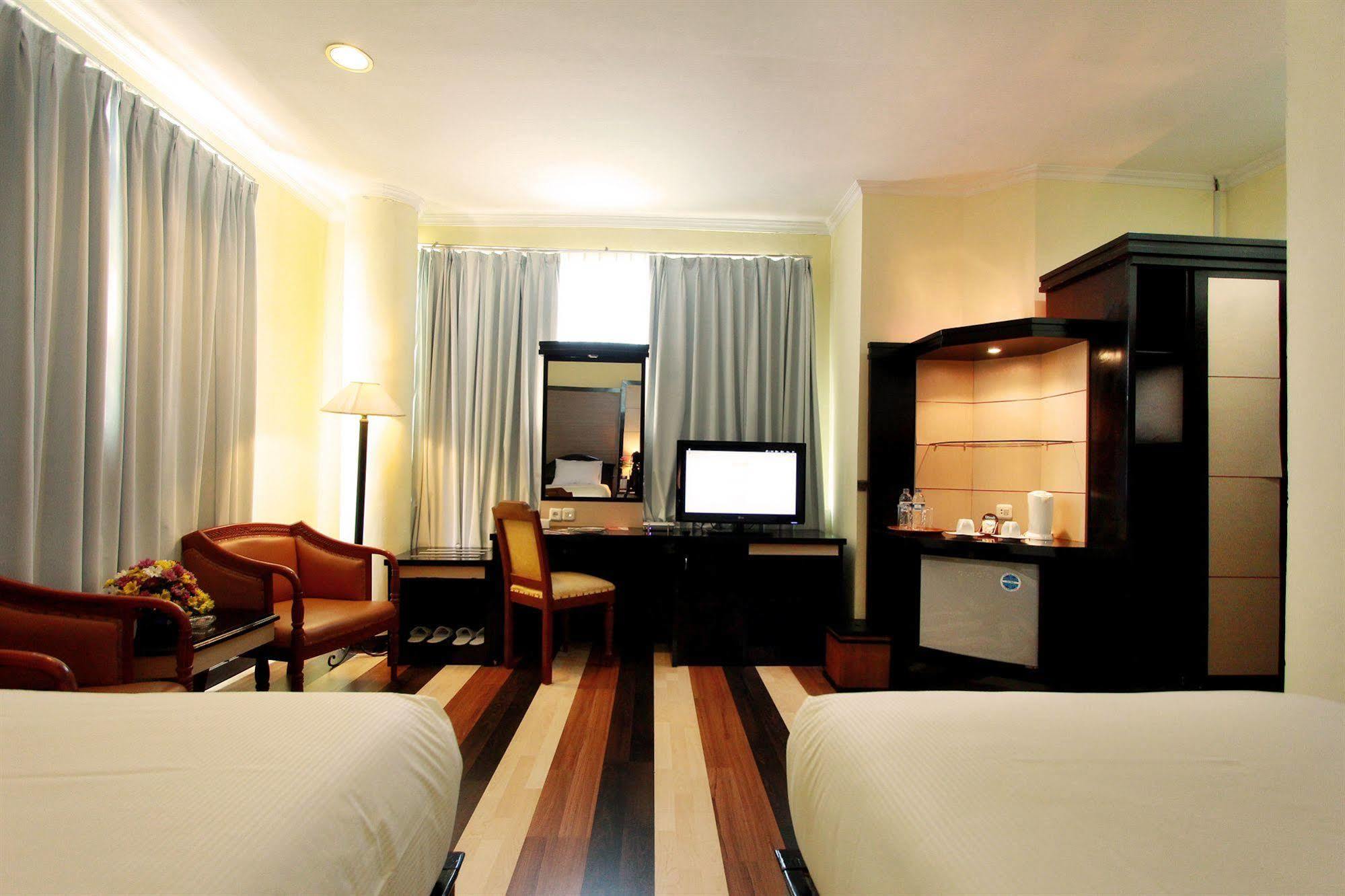 Pandanaran Hotel Семаранг Екстер'єр фото